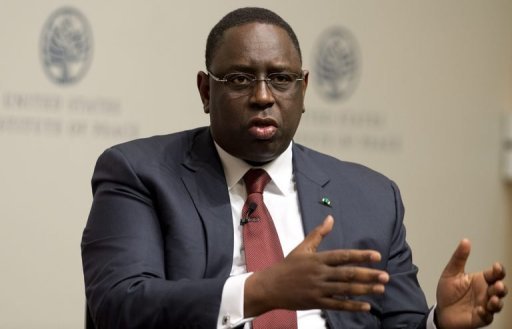 Macky Sall veut restaurer la chambre haute: « Le Sénat ne coûte pas aussi cher que cela (seulement) 3 à 4 milliards par an » Macky Sall veut restaurer la chambre haute: « Le Sénat ne coûte pas aussi cher que cela (seulement) 3 à 4 milliards par an »
