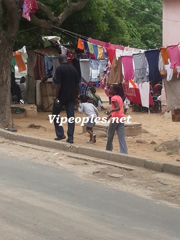 Photos: Docteur Malick Diop ,le maire sortant de Sicap- Fann- Point E en balade avec ses filles. Photos: Docteur Malick Diop ,le maire sortant de Sicap- Fann- Point E en balade avec ses filles.