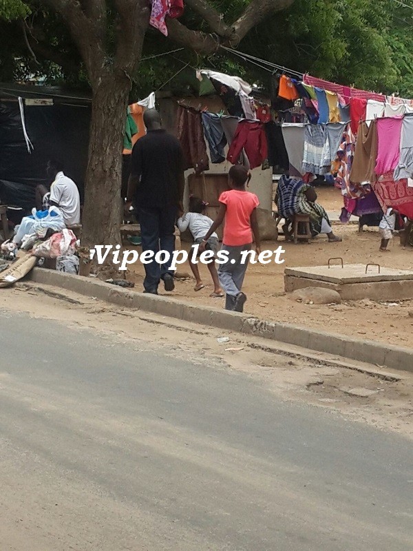 Photos: Docteur Malick Diop ,le maire sortant de Sicap- Fann- Point E en balade avec ses filles. Photos: Docteur Malick Diop ,le maire sortant de Sicap- Fann- Point E en balade avec ses filles.