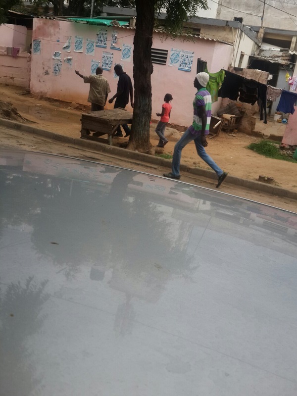 Photos: Docteur Malick Diop ,le maire sortant de Sicap- Fann- Point E en balade avec ses filles. Photos: Docteur Malick Diop ,le maire sortant de Sicap- Fann- Point E en balade avec ses filles.