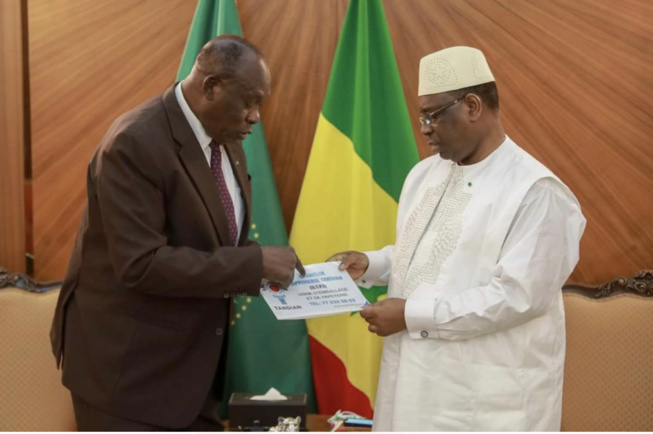 Photos/ Avec son projet de 6 milliard de FCfa:Baba Tandian reçu par Macky Sall Photos/ Avec son projet de 6 milliard de FCfa:Baba Tandian reçu par Macky Sall