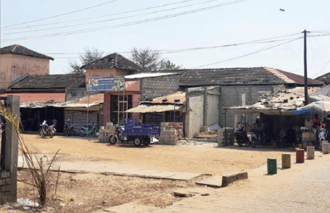 Installations anarchiques, absence d’issues de secours, branchements clandestins : à Sédhiou, la face lugubre du marche central inquiète les usagers, Installations anarchiques, absence d’issues de secours, branchements clandestins : à Sédhiou, la face lugubre du marche central inquiète les usagers,