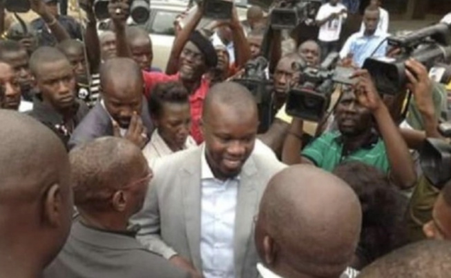 Visite du leader du Pastef aux Parcelles assainies : Ousmane Sonko crée l’ambiance, malgré lui Visite du leader du Pastef aux Parcelles assainies : Ousmane Sonko crée l’ambiance, malgré lui