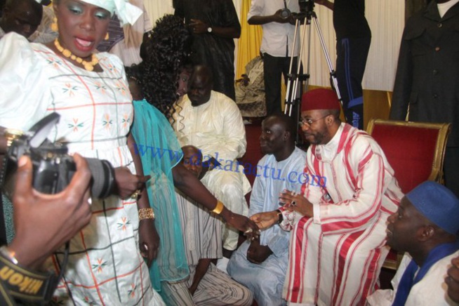 Les images du baptême de Oumou Provoc’… Regardez Les images du baptême de Oumou Provoc’… Regardez