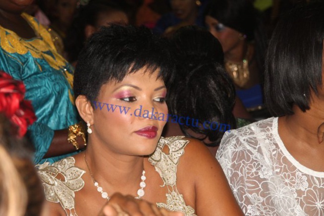 Les images du baptême de Oumou Provoc’… Regardez Les images du baptême de Oumou Provoc’… Regardez