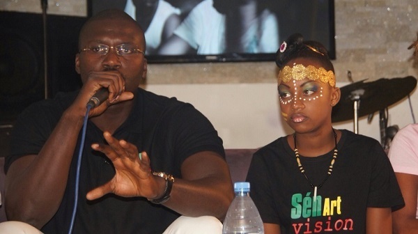 Tapha le cofondateur de la marmite du cœur et Djidiak le manager de Viviane, se lancent dans la production musicale avec « Sen Art Vision » Tapha le cofondateur de la marmite du cœur et Djidiak le manager de Viviane, se lancent dans la production musicale avec « Sen Art Vision »