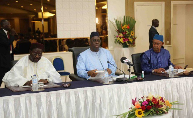 1 million FCFA par mois à chaque parti de BBY: Macky gâte ses alliés 1 million FCFA par mois à chaque parti de BBY: Macky gâte ses alliés