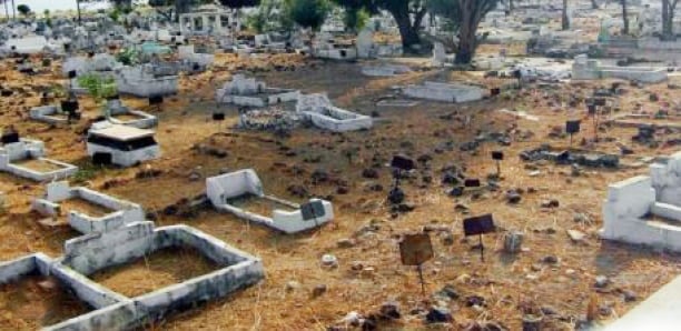 Kawtef – Mbour : Une femme arrêtée avec les bras d’un enfant à la sortie d’un cimetière Kawtef – Mbour : Une femme arrêtée avec les bras d’un enfant à la sortie d’un cimetière