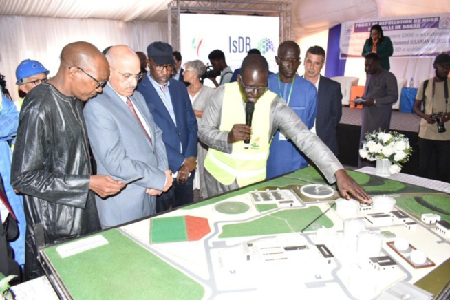 Visite de chantier de la station d’épuration de Cambérène : Le président de la Bid, Dr. Muhammad Sulaiman Al Jasser et le DG de l’ONAS, Mamadou Mamour Diallo Visite de chantier de la station d’épuration de Cambérène : Le président de la Bid, Dr. Muhammad Sulaiman Al Jasser et le DG de l’ONAS, Mamadou Mamour Diallo