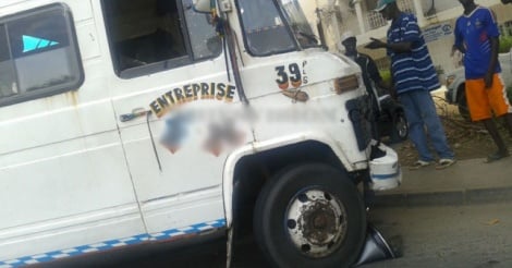Gandigal: Un car Ndiaga Ndiaye heurte mortellement deux vieux hommes Gandigal: Un car Ndiaga Ndiaye heurte mortellement deux vieux hommes