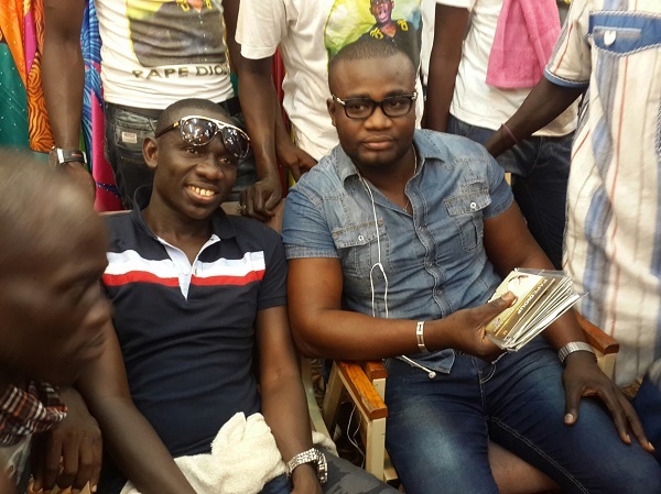 15 Photos: Caravane de la sortie de l'album "Rakadiou" de Pape Diouf ce 1er octobre 15 Photos: Caravane de la sortie de l'album "Rakadiou" de Pape Diouf ce 1er octobre