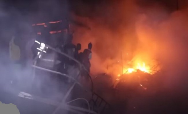 Incendie au marché Ocass : 113 cantines consumées, selon le président du groupement des délégués des marchés de Touba Incendie au marché Ocass : 113 cantines consumées, selon le président du groupement des délégués des marchés de Touba