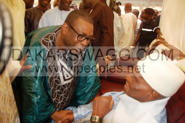 Tabaski à Massalikoul Jinane : Quand Me Wade prie pour le Pm Mohamet Dione Tabaski à Massalikoul Jinane : Quand Me Wade prie pour le Pm Mohamet Dione