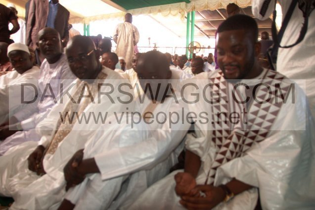 Tabaski à Massalikoul Jinane : Quand Me Wade prie pour le Pm Mohamet Dione Tabaski à Massalikoul Jinane : Quand Me Wade prie pour le Pm Mohamet Dione