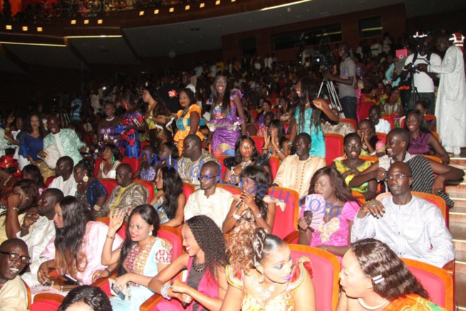 Pape Diouf la confirmation de son titre de nouveau roi du "mbalakh" au grand théâtre le lendemain de la tabaski Pape Diouf la confirmation de son titre de nouveau roi du "mbalakh" au grand théâtre le lendemain de la tabaski