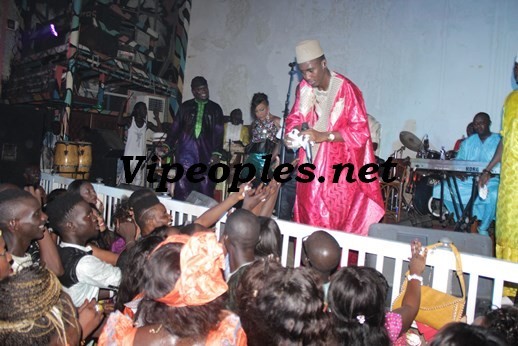 "Le ndéwlenne" de Waly Seck le jour de la tabaski au Penc Mi "Le ndéwlenne" de Waly Seck le jour de la tabaski au Penc Mi