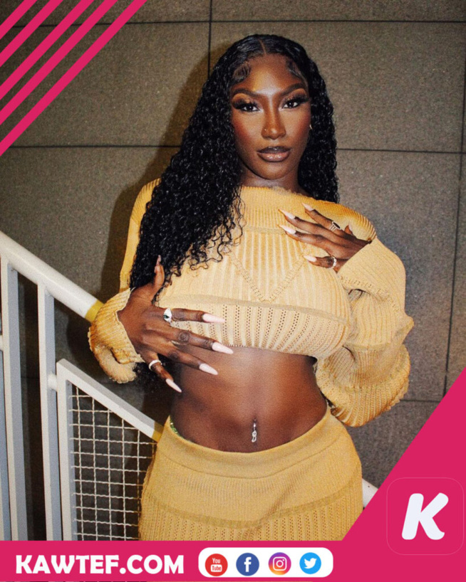 Perle autour de la taille, Bijoux au nombril, Aya Nakamura fait de rares confidences sur ses relations.. Perle autour de la taille, Bijoux au nombril, Aya Nakamura fait de rares confidences sur ses relations..