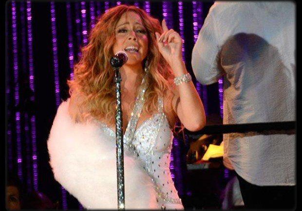 Tournée Japonaise : Mariah Carey pète les plombs en plein concert et insulte son ex copain.