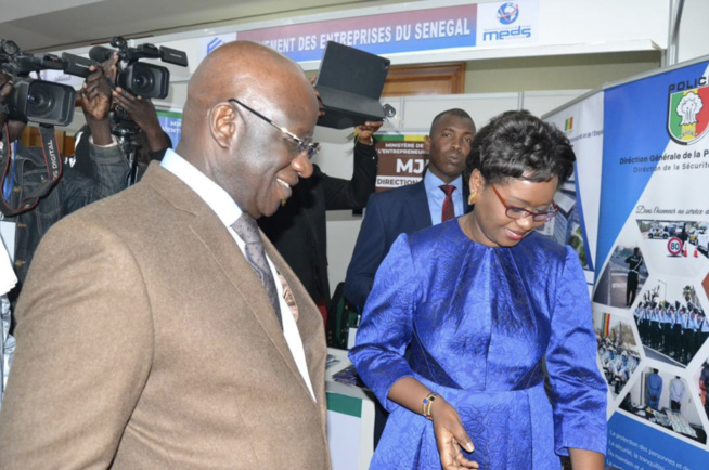 En images 22e éditions Forumdu 1er emploi avec le groupe Promo Consulting du président Mbagnick Diop du MEDS En images 22e éditions Forumdu 1er emploi avec le groupe Promo Consulting du président Mbagnick Diop du MEDS