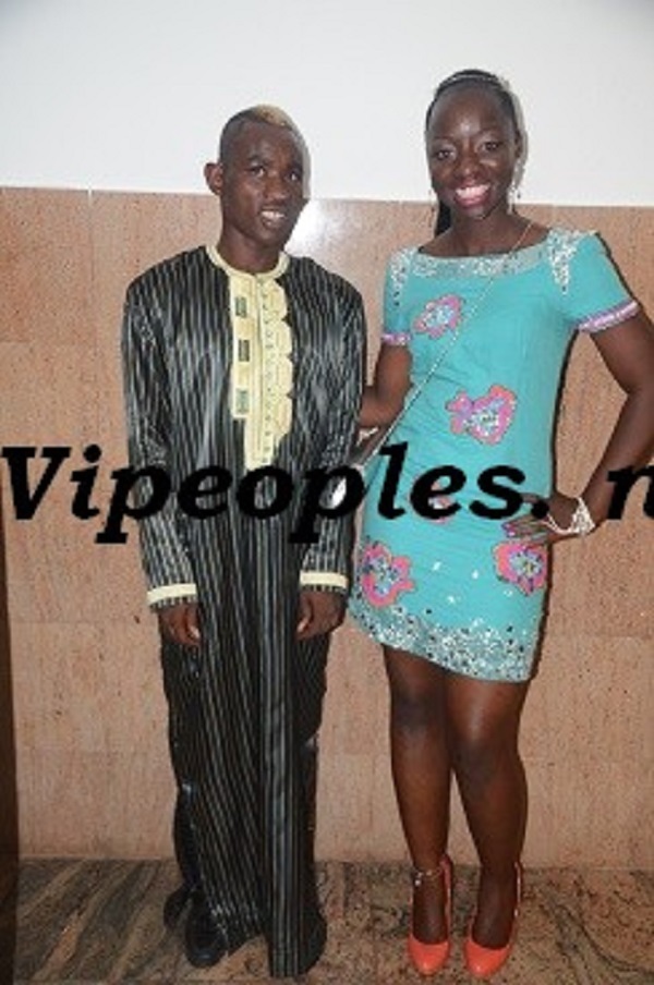 La petite sœur de Akon pose avec Ouzin Keita La petite sœur de Akon pose avec Ouzin Keita