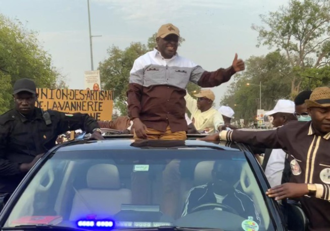 Accueil du Président Macky Sall á Thiès : Dr. Amadou Ndiaye mobilise et témoigne de la "parfaite harmonie" avec les populations Accueil du Président Macky Sall á Thiès : Dr. Amadou Ndiaye mobilise et témoigne de la "parfaite harmonie" avec les populations