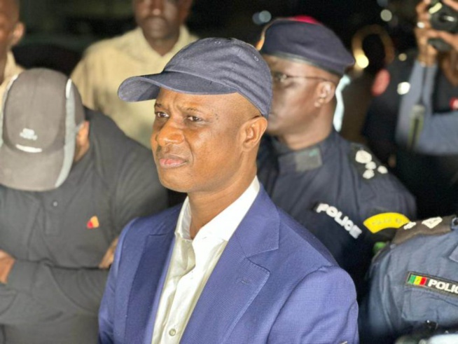 Gatsa-Gatsa de Sonko : Antoine Diome apporte une réplique… Gatsa-Gatsa de Sonko : Antoine Diome apporte une réplique…