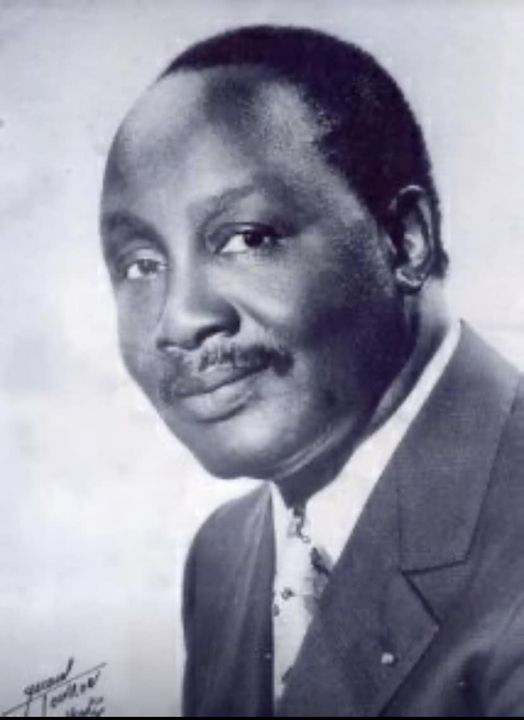 El Hadji Djily Mbaye, Le marabout milliardaire, l’homme qui savait parler aux Rois et savait écouter les Pauvres. El Hadji Djily Mbaye, Le marabout milliardaire, l’homme qui savait parler aux Rois et savait écouter les Pauvres.