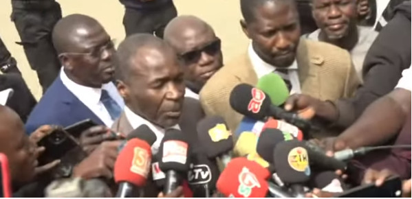 Après le renvoi du procès / Me Ousseynou Fall, avocat d’Ousmane Sonko : « Ce que j’ai vu est très suspect »