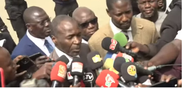 Après le renvoi du procès / Me Ousseynou Fall, avocat d’Ousmane Sonko : « Ce que j’ai vu est très suspect » Après le renvoi du procès / Me Ousseynou Fall, avocat d’Ousmane Sonko : « Ce que j’ai vu est très suspect »
