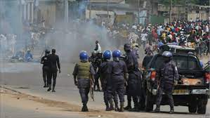 Université Cheikh Anta Diop / Affrontements entre étudiants et forces de l’ordre : Les raisons inconnues Université Cheikh Anta Diop / Affrontements entre étudiants et forces de l’ordre : Les raisons inconnues