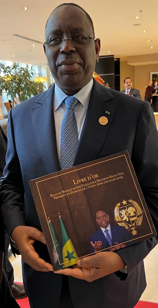 Macky Sall, tenant le livre d’or de sa présidence de l’UA : Une présidence d’ouverture et de synthèse