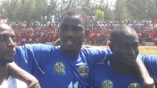 Revivez les images du match de gala lutteurs vs le groupe D- Médias Revivez les images du match de gala lutteurs vs le groupe D- Médias