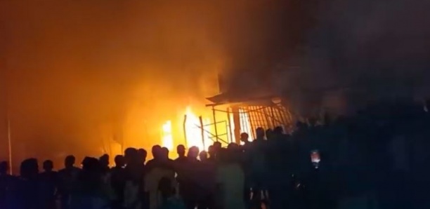 Urgent-Vidéo: Tambacounda : Violent incendie dans une gare routière Urgent-Vidéo: Tambacounda : Violent incendie dans une gare routière