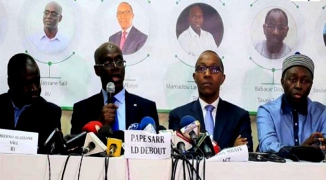 Climat délétère au Sénégal : Le CRD dénonce les menaces de la démocratie par Macky Sall Climat délétère au Sénégal : Le CRD dénonce les menaces de la démocratie par Macky Sall