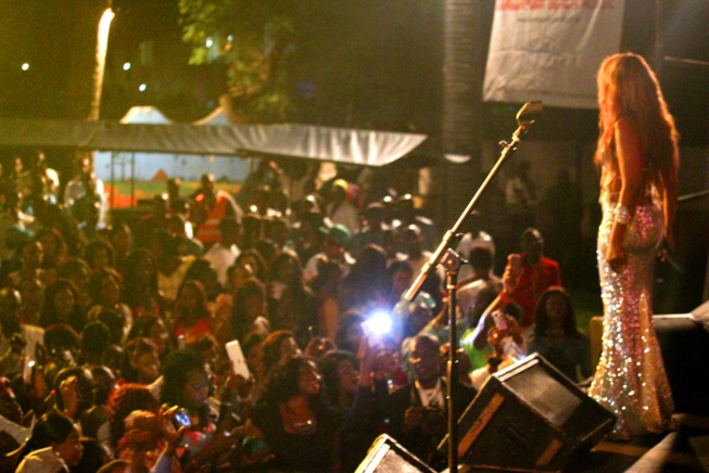 Revivez en images: 72h Viviane Chidid enflamme la Gambie. Revivez en images: 72h Viviane Chidid enflamme la Gambie.