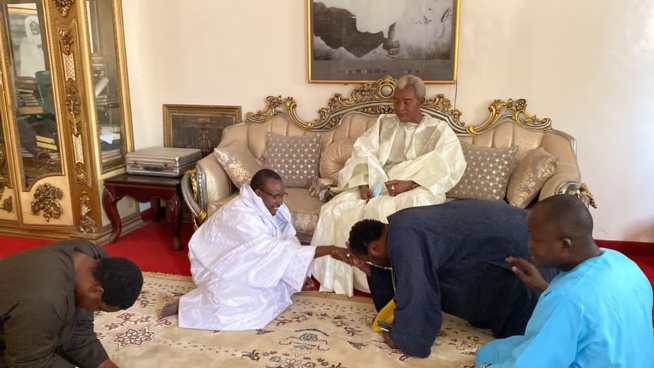 Touba: Les images de la visite de Serigne Abdou Karim chez Serigne Cheikh Bassirou Abdou Touba: Les images de la visite de Serigne Abdou Karim chez Serigne Cheikh Bassirou Abdou