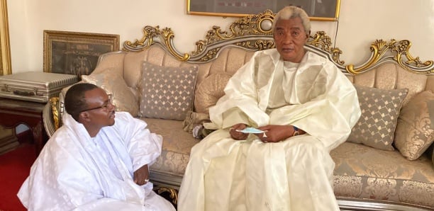 Touba: Les images de la visite de Serigne Abdou Karim chez Serigne Cheikh Bassirou Abdou Touba: Les images de la visite de Serigne Abdou Karim chez Serigne Cheikh Bassirou Abdou