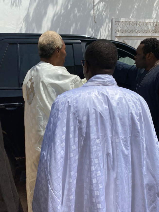 Touba: Les images de la visite de Serigne Abdou Karim chez Serigne Cheikh Bassirou Abdou Touba: Les images de la visite de Serigne Abdou Karim chez Serigne Cheikh Bassirou Abdou