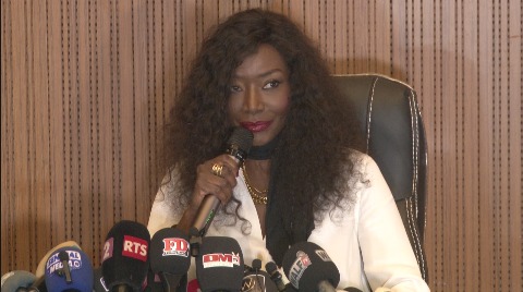 Coumba Gawlo parle de sa maladie et de son retour sur scène : La star dégage le « mystique » en touche Coumba Gawlo parle de sa maladie et de son retour sur scène : La star dégage le « mystique » en touche
