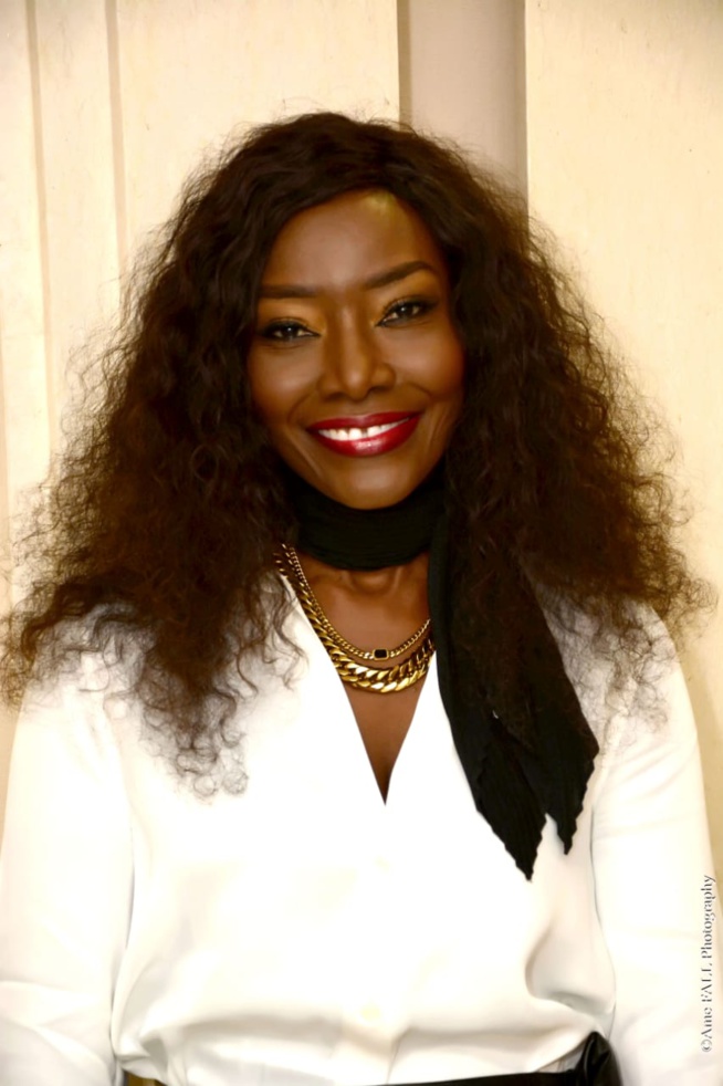 En images la Diva Coumba Gawlo s'affiche en black and white au Mussée de la civilisation après 03 ans d'absence. En images la Diva Coumba Gawlo s'affiche en black and white au Mussée de la civilisation après 03 ans d'absence.