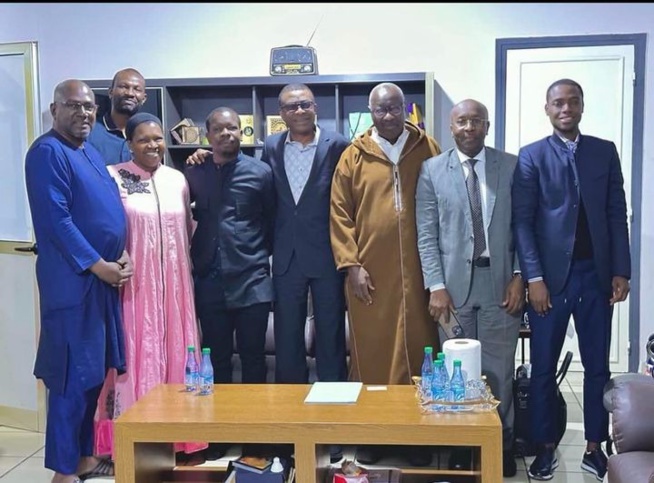 EXCLUSIVE BONNE NOUVELLE: El Hadj Ndiaye de la 2stv et Youssou Ndour TFM se retrouvent dans les locaux de Origine SA. EXCLUSIVE BONNE NOUVELLE: El Hadj Ndiaye de la 2stv et Youssou Ndour TFM se retrouvent dans les locaux de Origine SA.