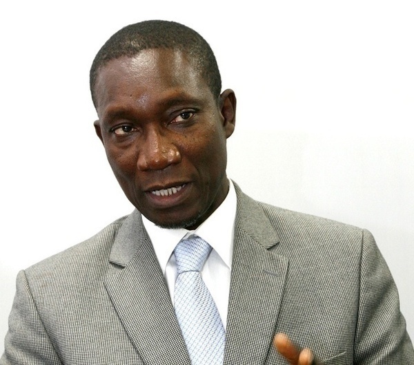 Procès Karim Wade: Le Président Henri Grégoire Diop et Me Amadou Sall se "cognent" Procès Karim Wade: Le Président Henri Grégoire Diop et Me Amadou Sall se "cognent"
