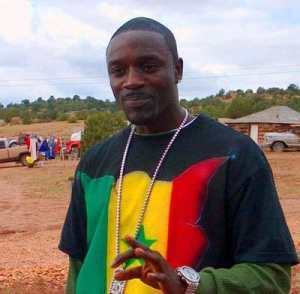 Akon lors de la tournée économique de Macky : « Si les gens n'aident pas le président ca n'ira pas » Akon lors de la tournée économique de Macky : « Si les gens n'aident pas le président ca n'ira pas »