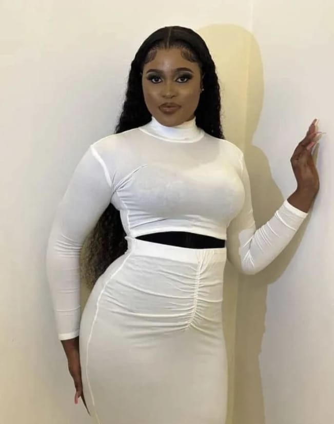 Annoncée malade : Adji Sarr réapparaît en grande forme (photo) Annoncée malade : Adji Sarr réapparaît en grande forme (photo)