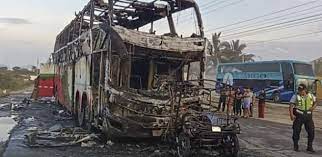 Côte d’Ivoire: quinze morts dans un accident entre un minibus et un camion Côte d’Ivoire: quinze morts dans un accident entre un minibus et un camion