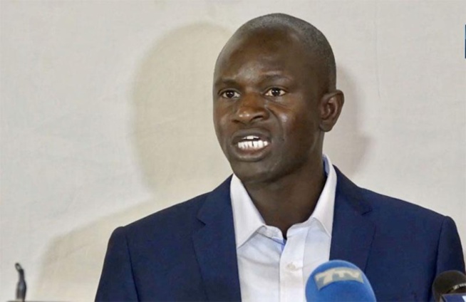 Corruption au niveau de l’état civil de Thiès: Le maire Babacar Diop donne un coup dans la fourmilière Corruption au niveau de l’état civil de Thiès: Le maire Babacar Diop donne un coup dans la fourmilière