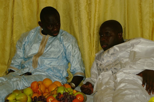 100 ans de Serigne Abdou Khadre: Pape Diouf invité d'honneur de Serigne Basse Abdou Khadre le porte parole de la famille mouride. Regardez 100 ans de Serigne Abdou Khadre: Pape Diouf invité d'honneur de Serigne Basse Abdou Khadre le porte parole de la famille mouride. Regardez