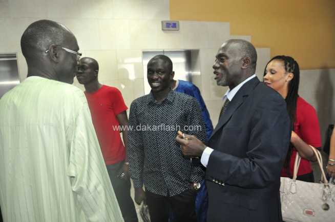 EBOLA:  Pape Diouf le nouveau ambassadeur rencontre Eva Marie Coll Seck au ministère de la santé