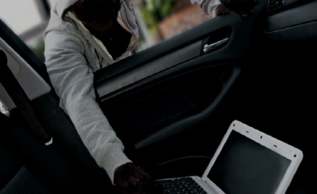 Expert en vol d’ordinateurs portables : Pape I. Dia risque 5 ans d’emprisonnement ferme Expert en vol d’ordinateurs portables : Pape I. Dia risque 5 ans d’emprisonnement ferme