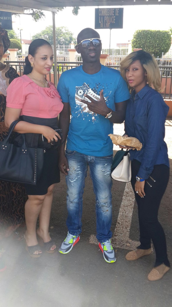 Images: Arrivé de Pape Diouf au salon d'honneur de l'aéroport de Bamako Images: Arrivé de Pape Diouf au salon d'honneur de l'aéroport de Bamako